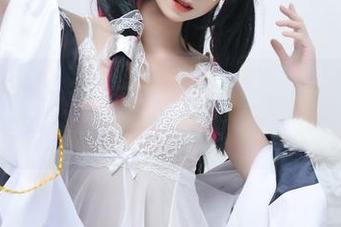为啥我对Poppa Chan裸足的美图如此着迷？下载一组就能和平共处！